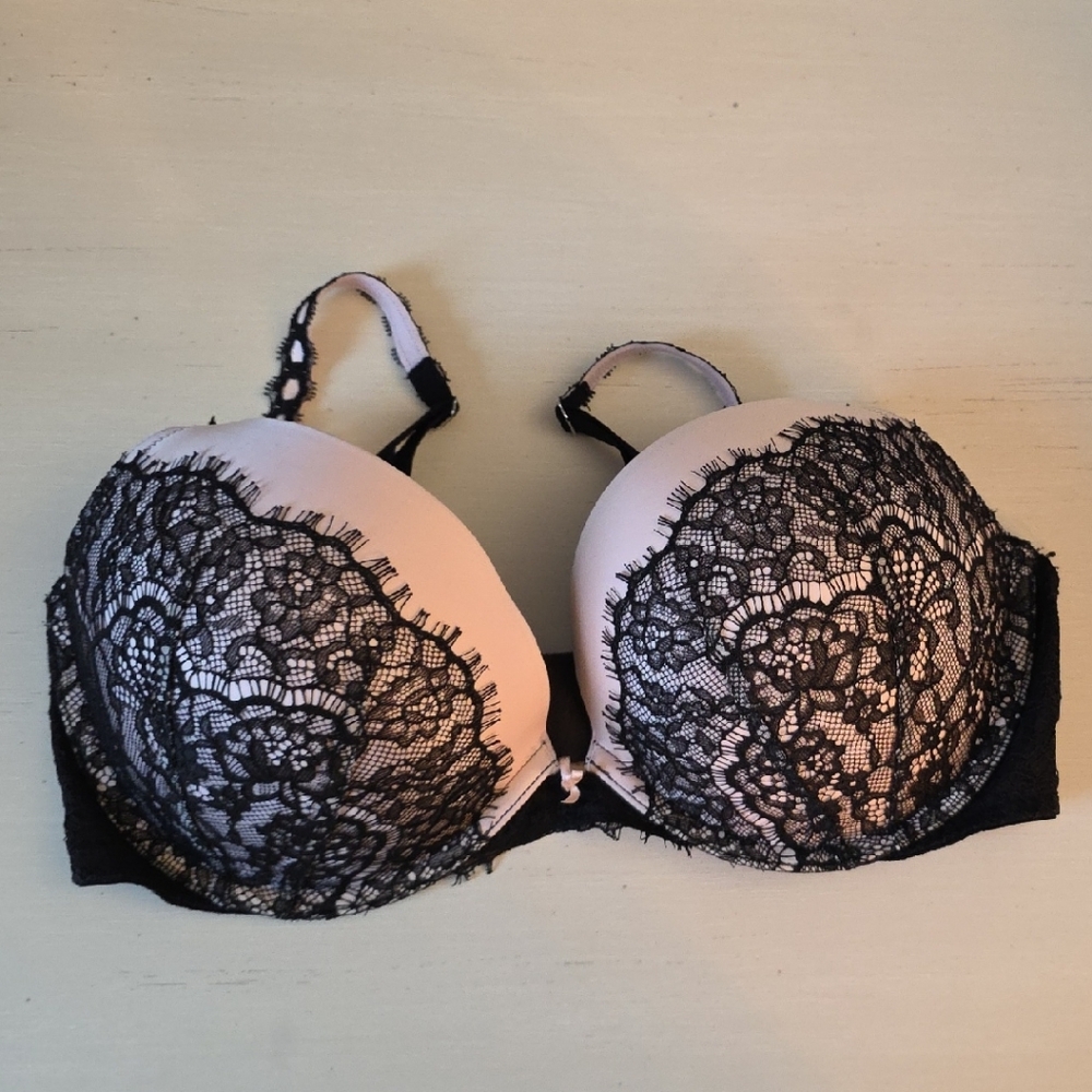 Victoria's Secret Black and Pink Lace Bra